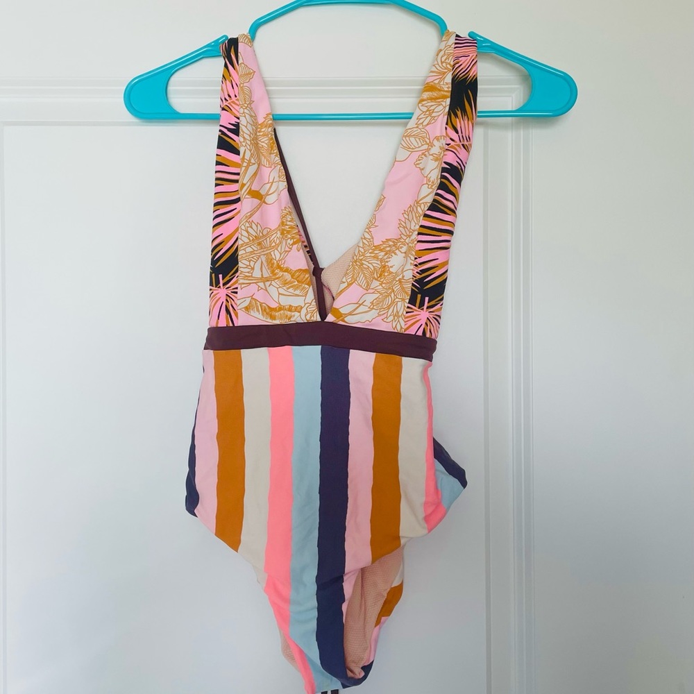 MAAJI STRIPE REVERSIBLE PLUNGE SWIMSUIT | MAAJI ONE PIECE SWIMSUIT